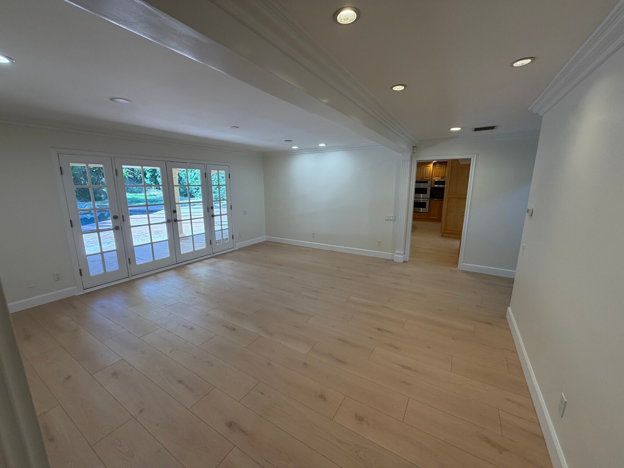 Building Photo - 16545 Park Lane Cir