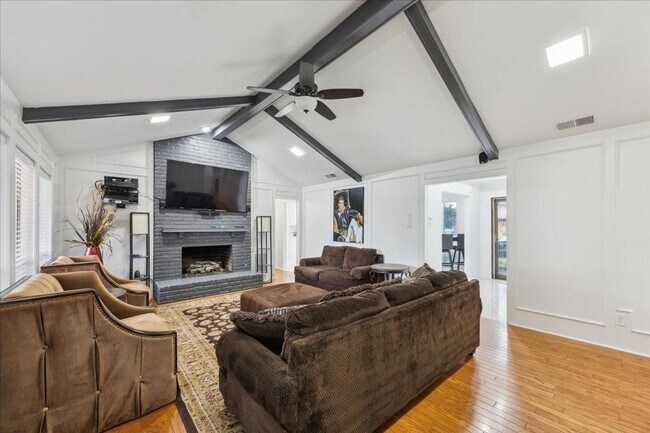 Building Photo - Coming Soon - Carrollton Rental