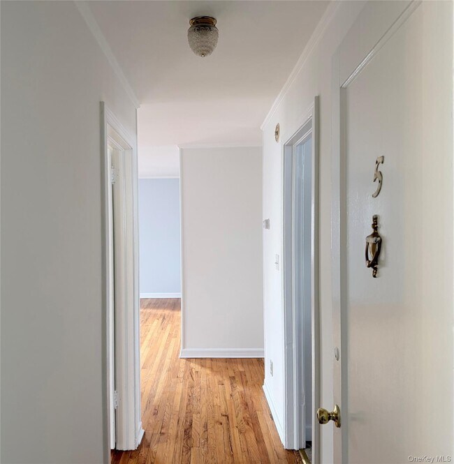 Building Photo - 6 Oakland Ct