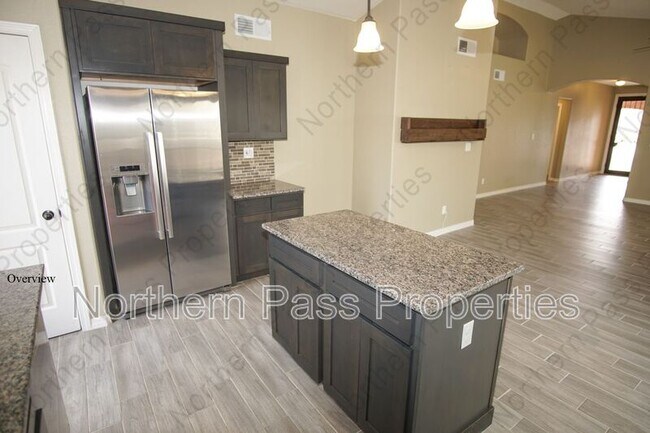 Building Photo - 14364 Tobe Davis Dr