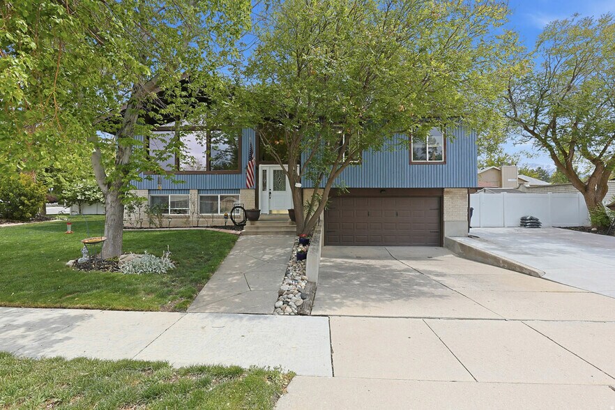 Building Photo - 9107 S Peach Blossom Dr