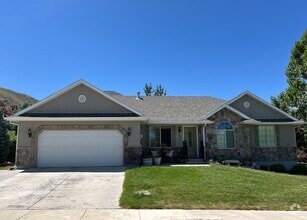 Building Photo - Payson Home