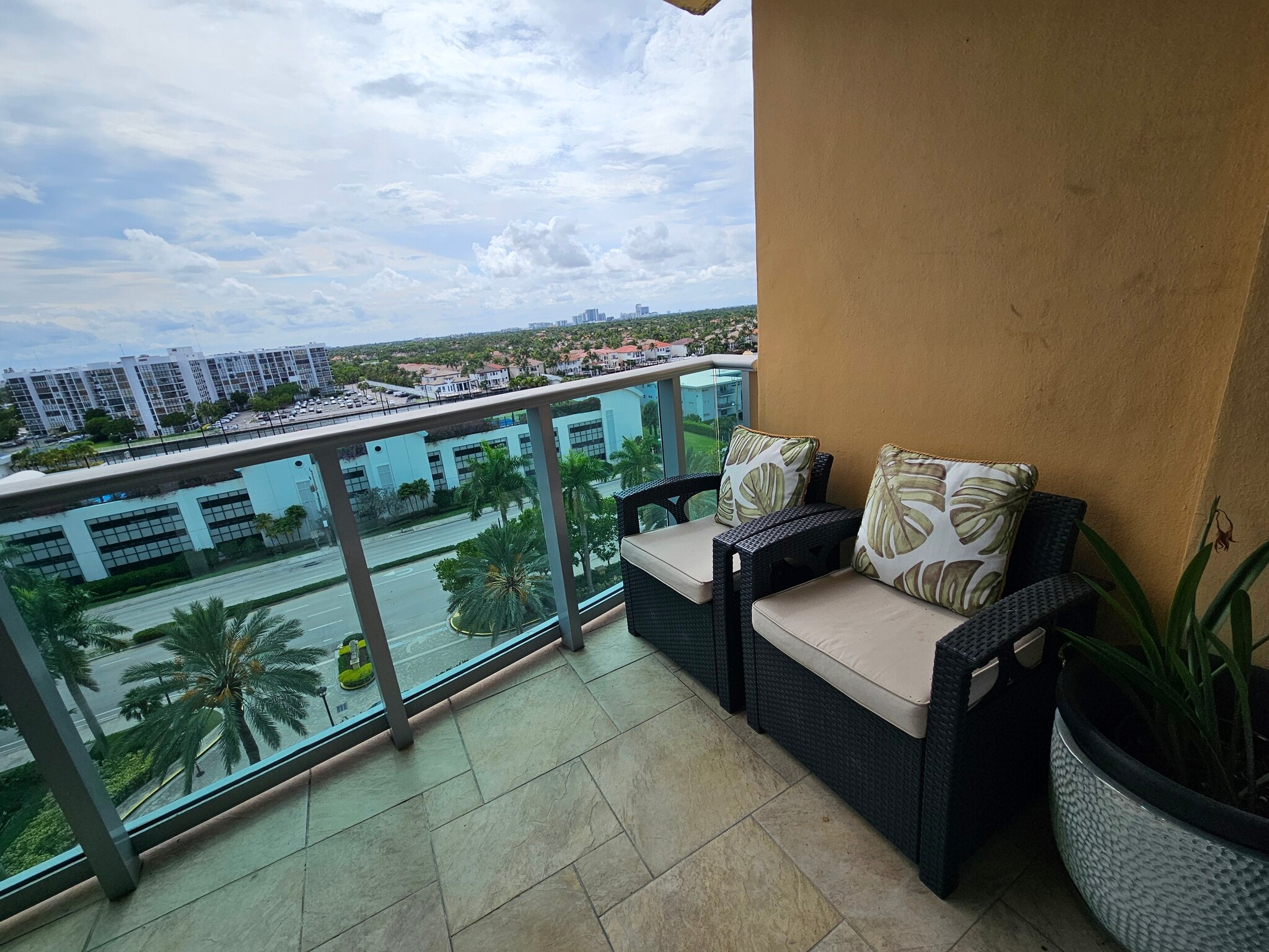 Building Photo - 2501 S Ocean Dr