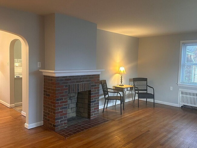 Building Photo - Welcome home