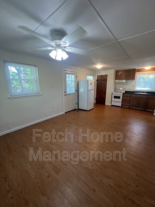 Building Photo - 1272 Park Rd