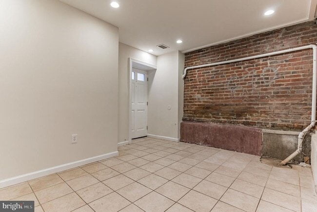 Building Photo - 1736 U St NW