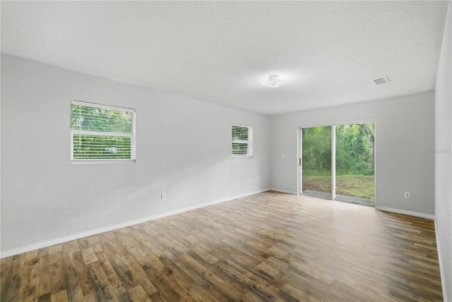 Building Photo - 91 Fir Dr