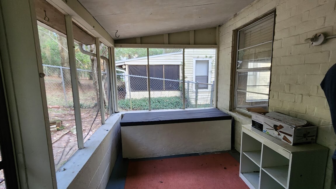 Building Photo - 238 Lake Ella Dr