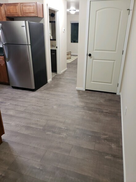 Kitchen - 304 S Skipworth Rd