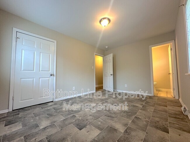Building Photo - 1713 Longleaf Dr