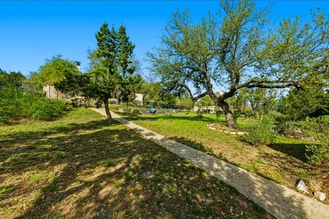 Building Photo - 13725 Madrone Mountain Way