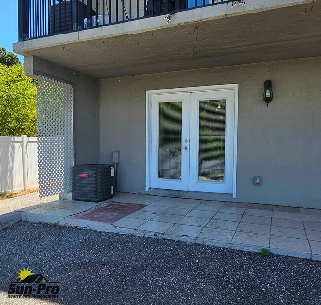 Building Photo - 900 S Peninsula Dr