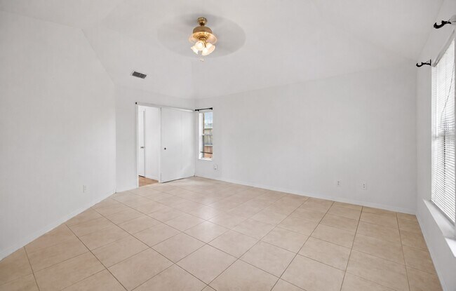 Building Photo - 19635 Vernier Woods Ln