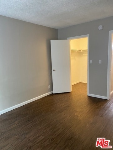 Building Photo - 6150 Reseda Blvd