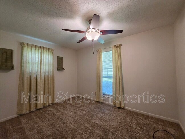 Building Photo - 5505 Fairview Dr