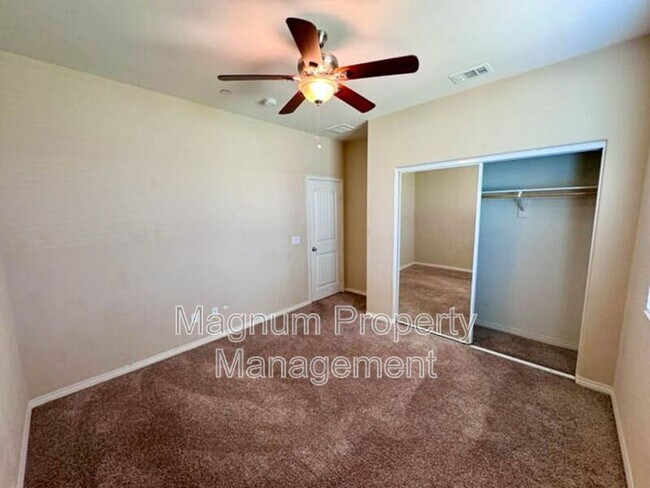 Building Photo - 34726 Yellow Root Ct
