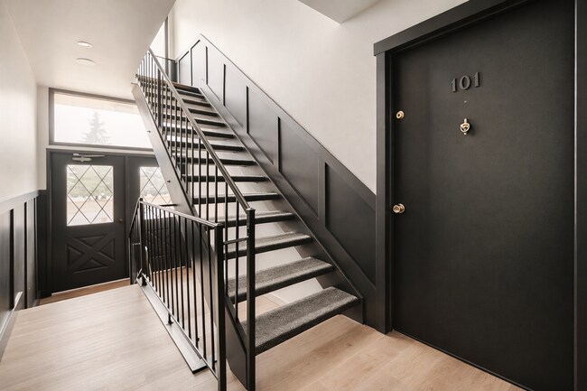 Building Photo - All New Luxury Living In Plymouth