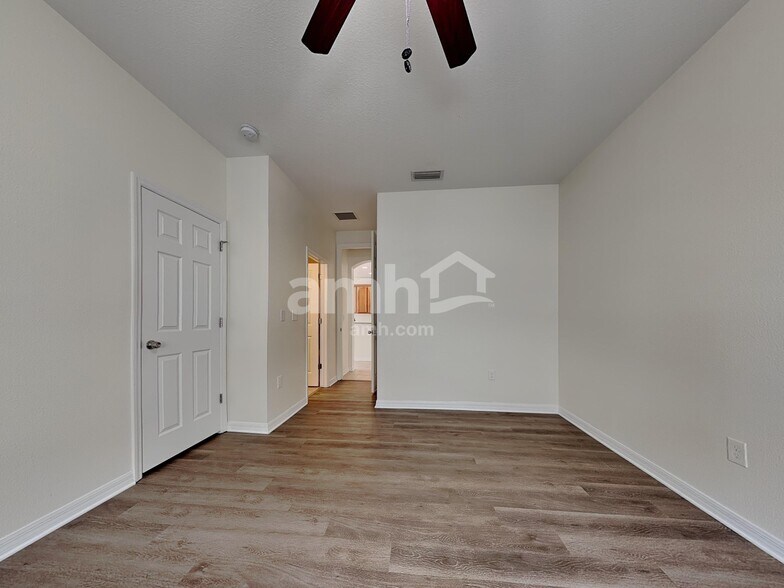 Building Photo - 6019 Blue Sage Dr