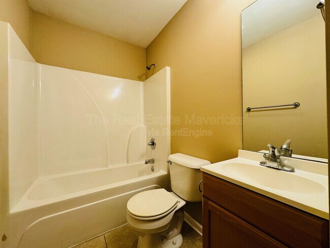 Building Photo - 4619 Kirkland Ave