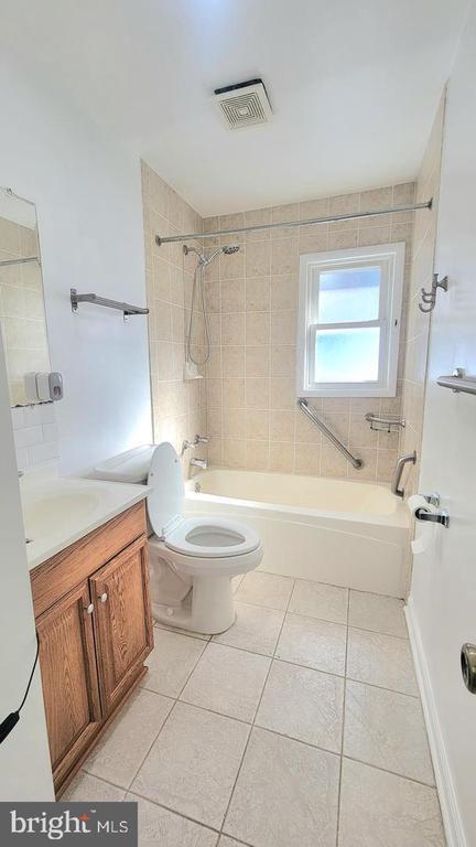 Building Photo - 14707 Brook Dr