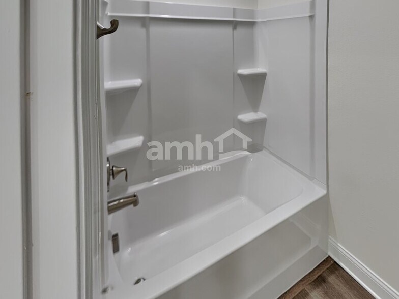 Building Photo - 5678 Oesterle Rd