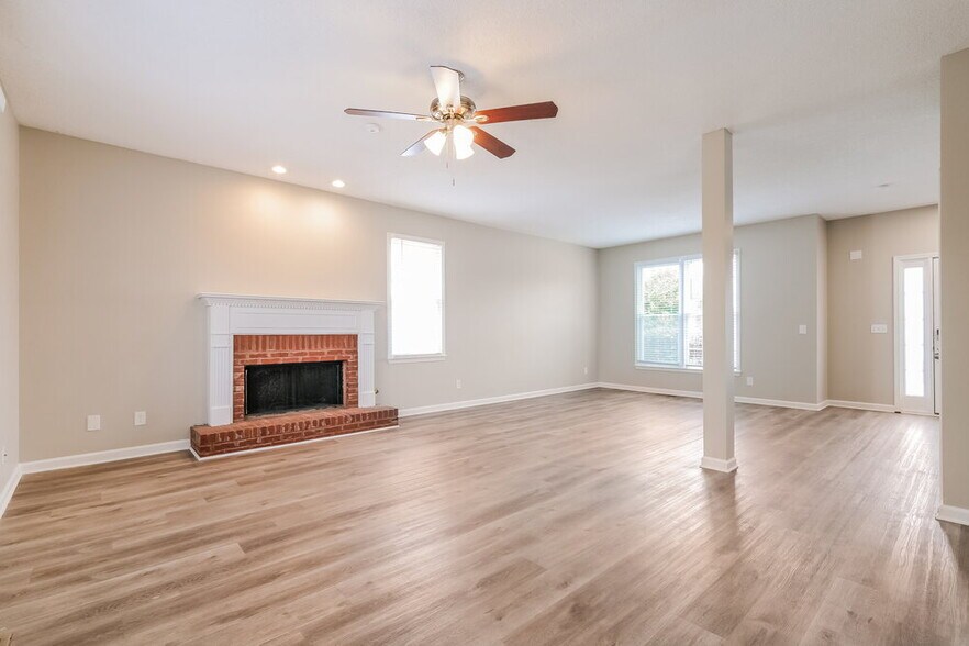 Building Photo - 293 Derby Run