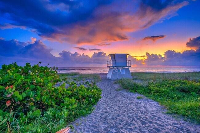 Building Photo - 392 SE Sea Hunt Wy