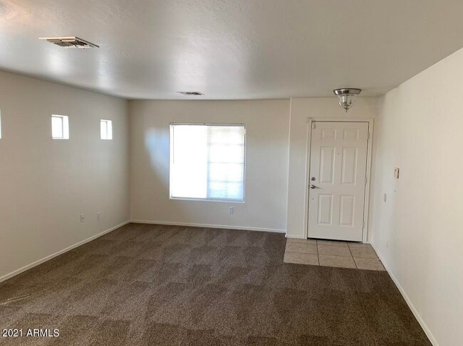 Building Photo - 6005 S 15th Dr