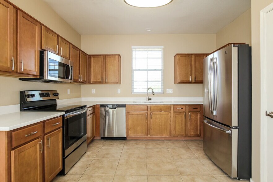 Building Photo - 5143 W Albeniz Pl