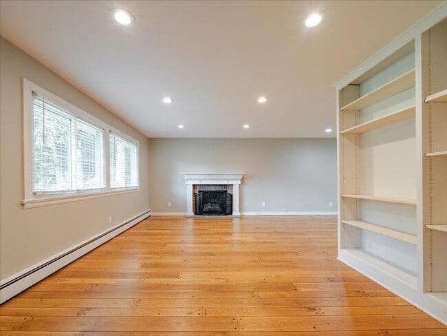 Building Photo - 7 Courtenay Cir