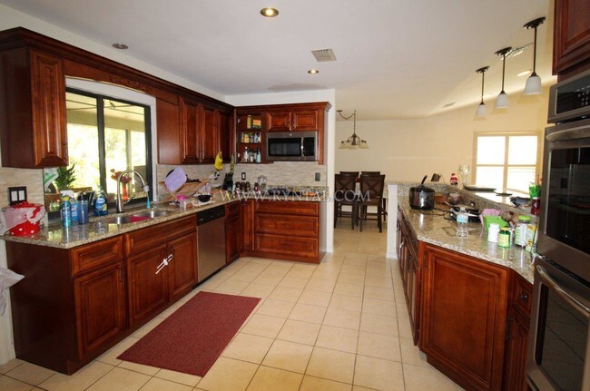 Building Photo - 8233 Cypress Lake Dr