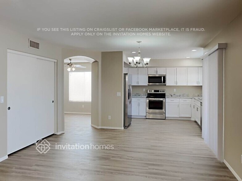 Building Photo - 12656 W Orange Dr