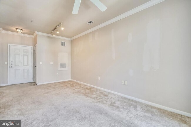 Building Photo - 2765 Centerboro Dr