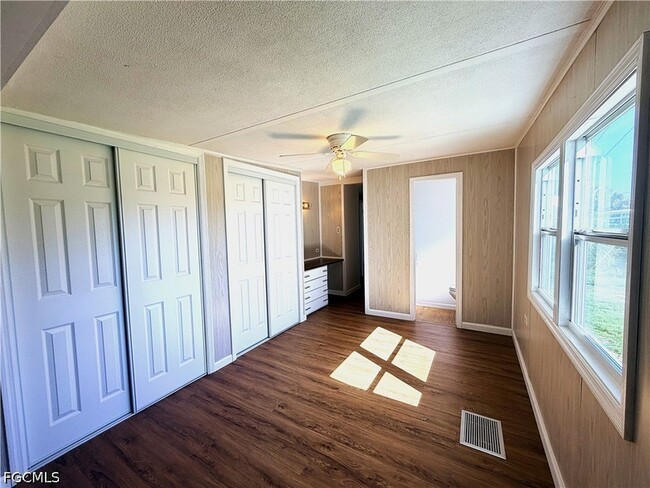 Building Photo - 139 Gaslight Ave