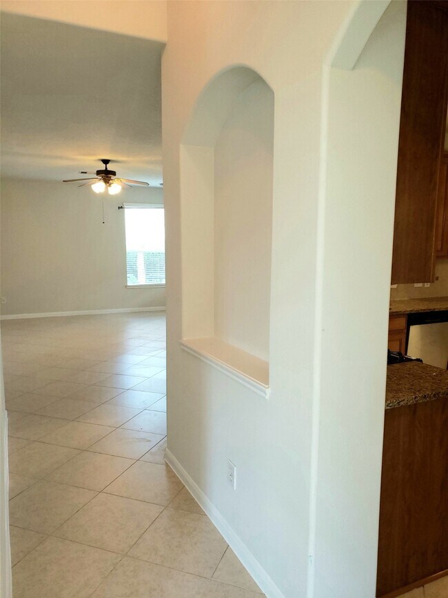 Building Photo - 2302 Cantabria Ln