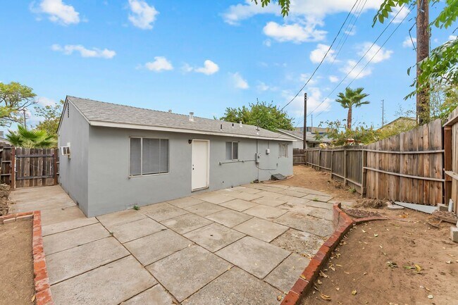 Building Photo - 4184 Cornelia Way
