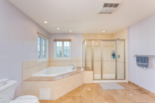 Building Photo - 322 Broadway