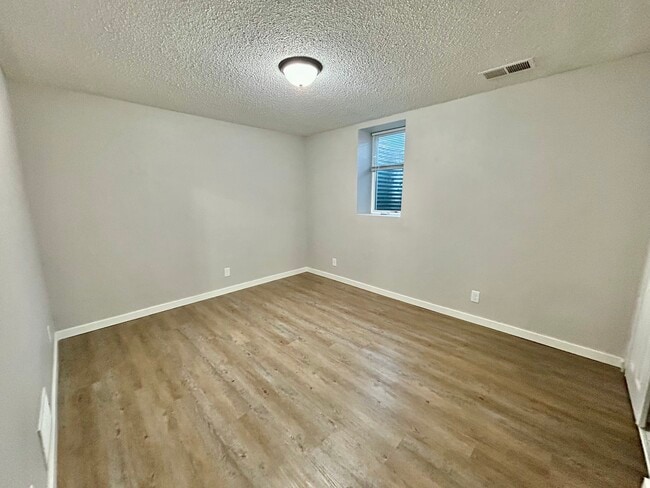 Building Photo - 414 Belle Aire Dr