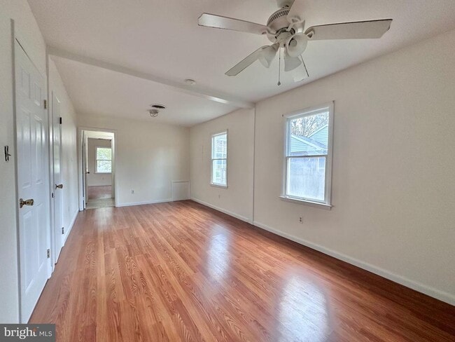 Building Photo - 106 Lee St