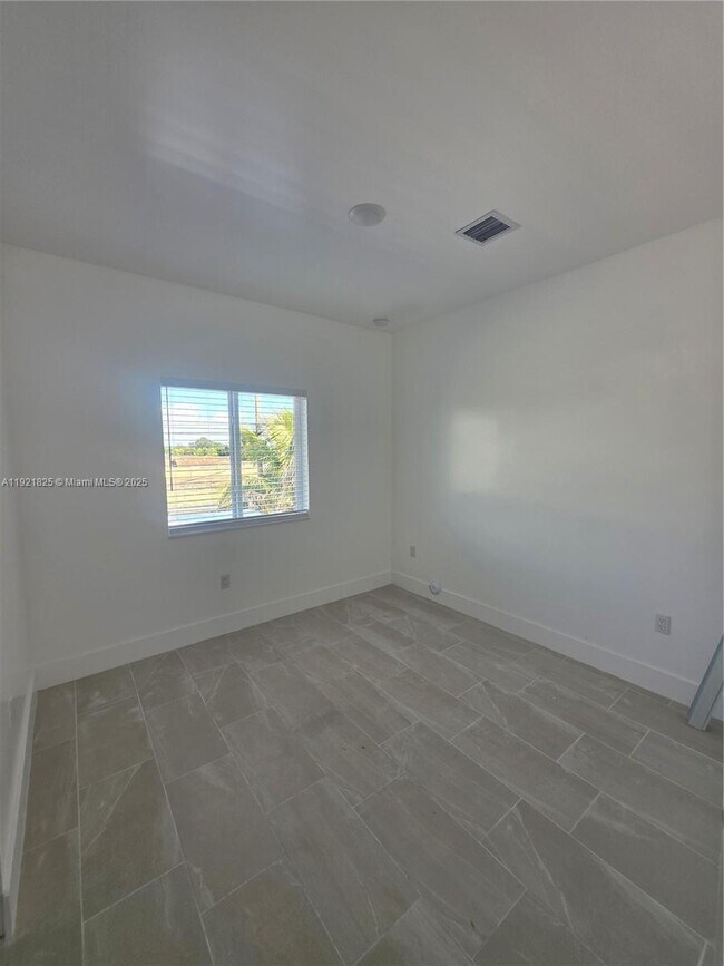 Building Photo - 21210 SW 119th Ave