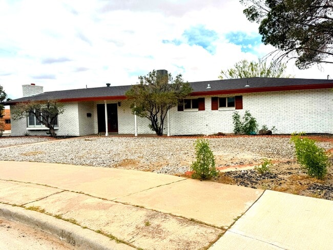 Building Photo - 139 Clairemont Rd