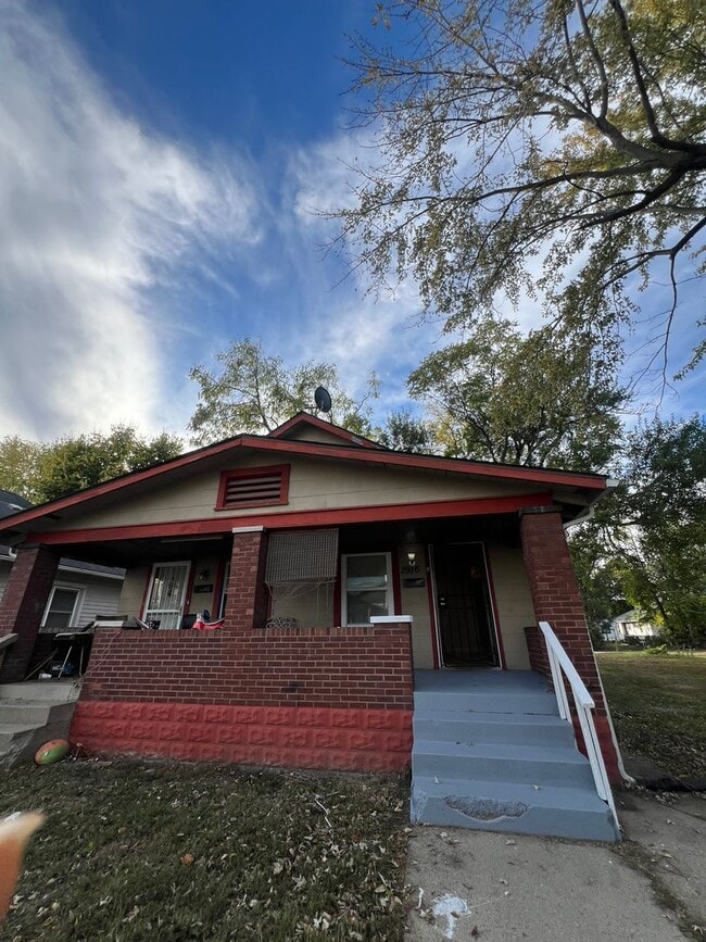 Primary Photo - 2914 Winthrop Ave