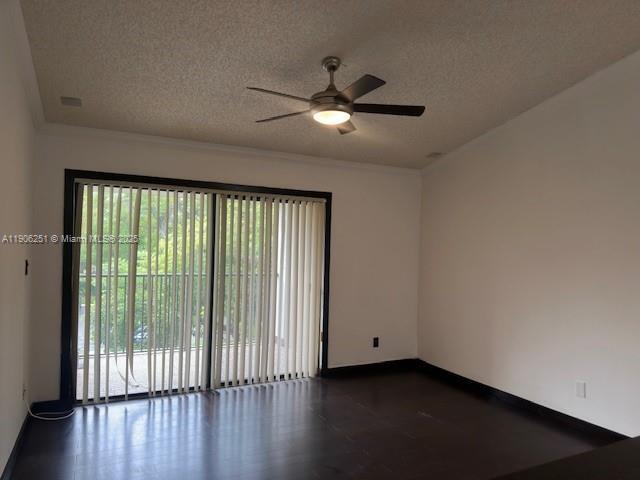 Building Photo - 650 S Park Rd