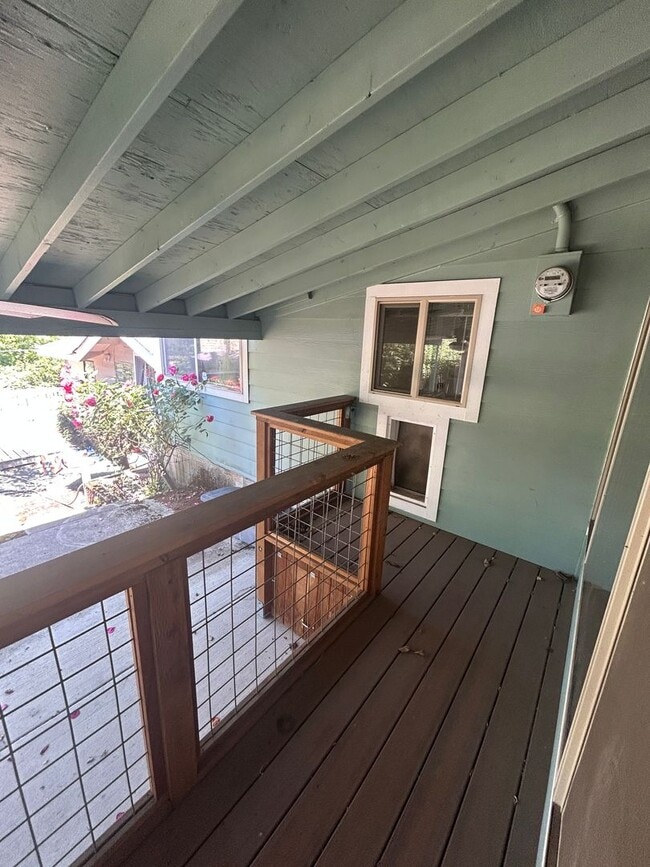 Building Photo - 3 Bed, 2 bath Rambler Home in Skyway, $3,150/mo.