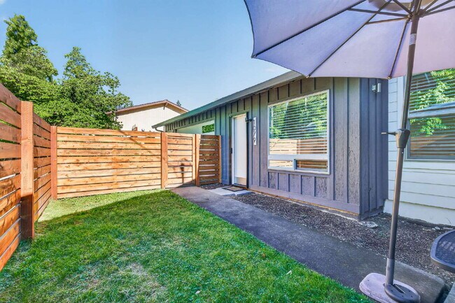 Building Photo - 1079 Bellview Ave