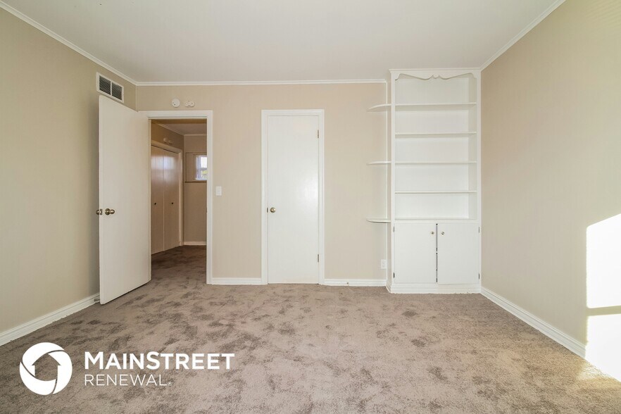 Building Photo - 2717 Cashion Pl