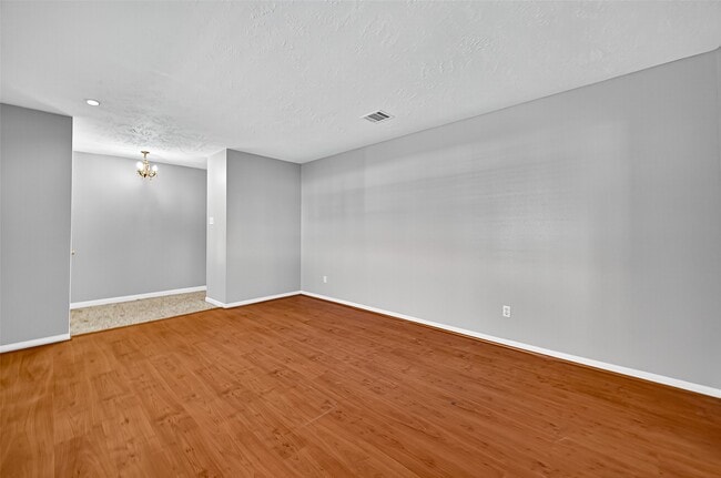 Building Photo - 9602 S Petersham Dr