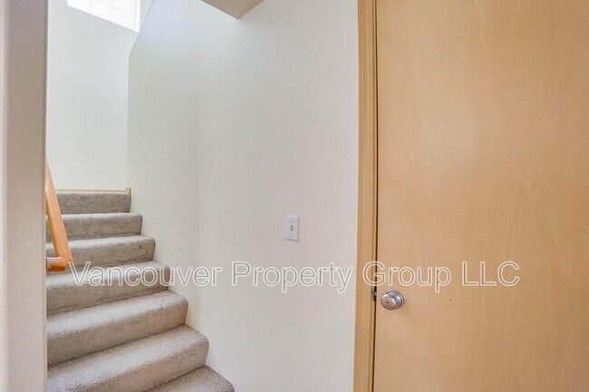 Building Photo - 1100 W 30th St