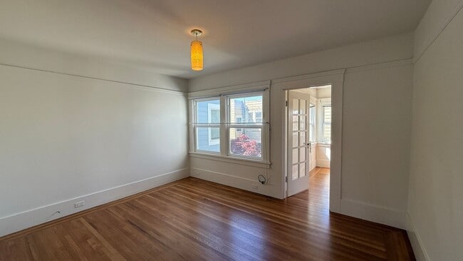 Building Photo - DREAM HOME! Spacious 3 BR + Sunroom/ 1.5 BA  in the Richmond area- AMSI