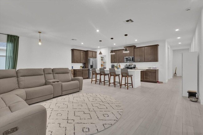 Building Photo - 14391 SW Skye Dr